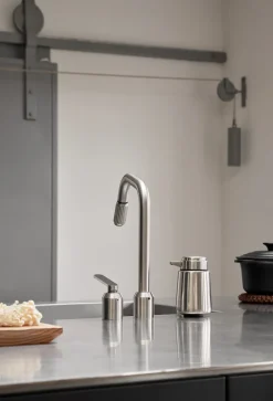 Hot Vipp 9 Sæbedispenser, Stainless Steel