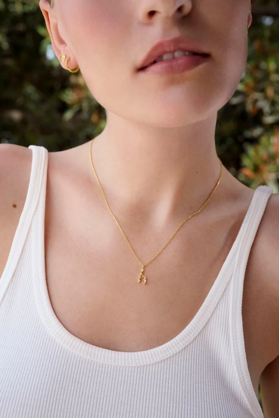 Hot Maanesten Alfabet Vedhæng, Gold Plated - H