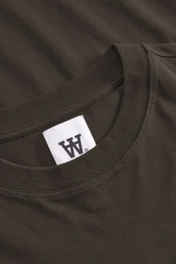 Hot Wood Wood Asa Seal T-shirt, , M Licorice