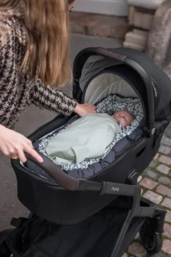 Online Sebra Babynest, Blue Olive