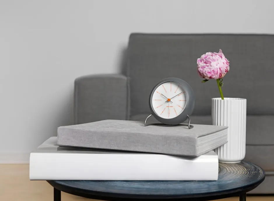 Online Arne Jacobsen Bankers Ur, , Ø 11 cm Mørkegrå
