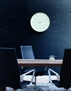 Outlet Arne Jacobsen Bankers Vægur, , Ø16 cm Hvid