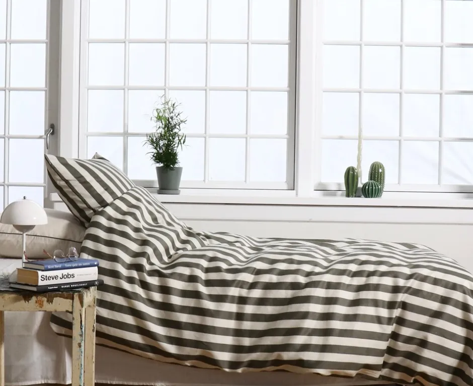 Sale OMHU Blok Strib Sengetøj, , 140x220 cm Olive/Sand