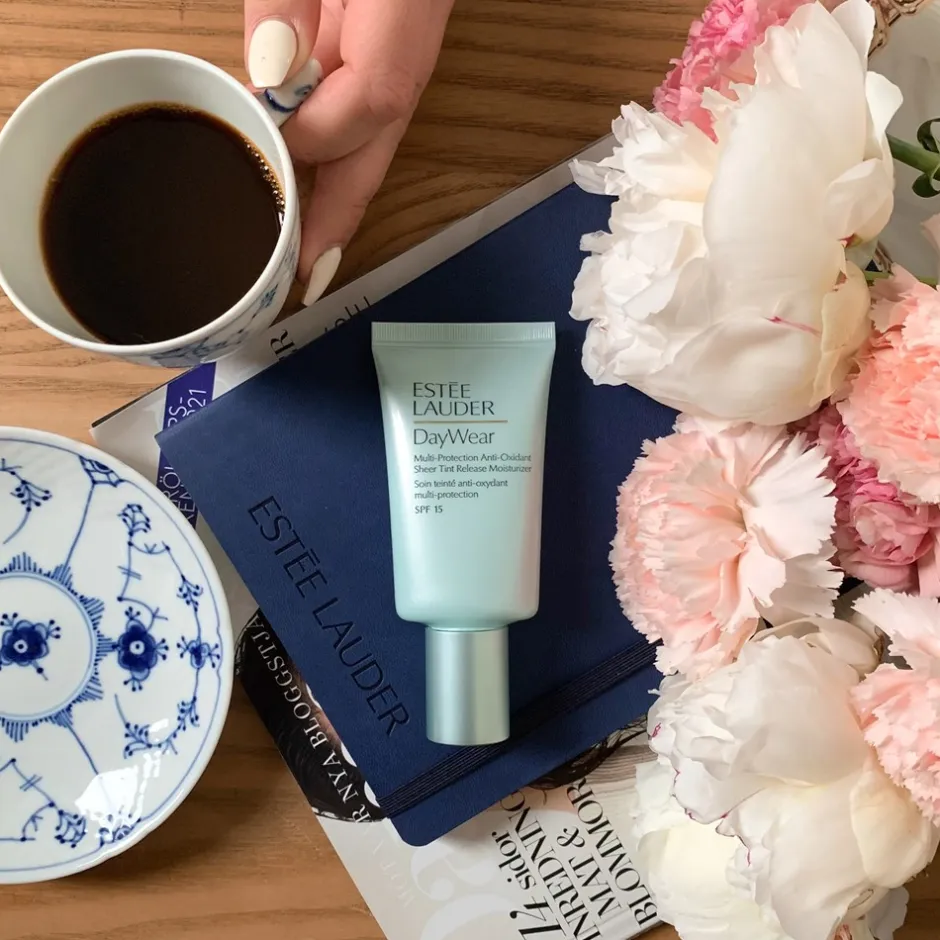 New Estée Lauder DayWear Sheer Tint SPF 15 Moisturizer Creme, 50 ml