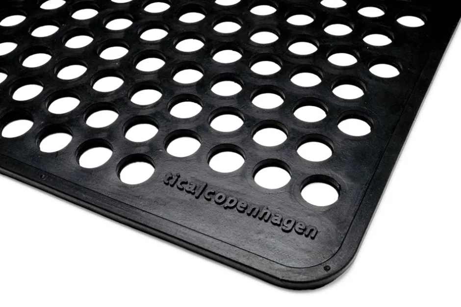 Clearance Tica Copenhagen Dot Gummi Dørmåtte, , 40x60 cm Black