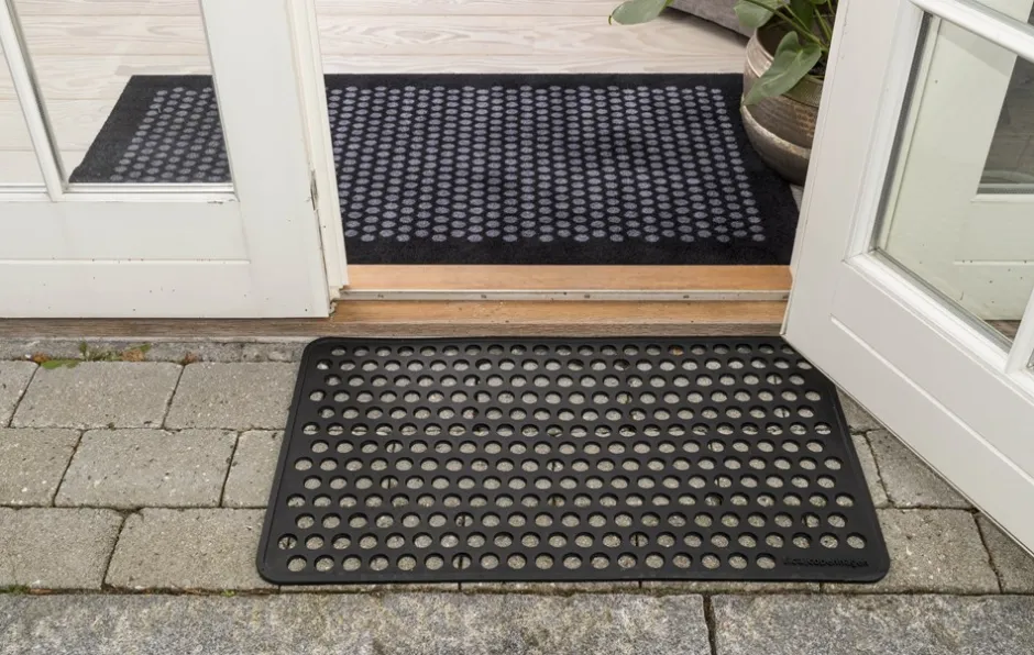 Sale Tica Copenhagen Dot Gummi Dørmåtte, , 45x75 cm Black