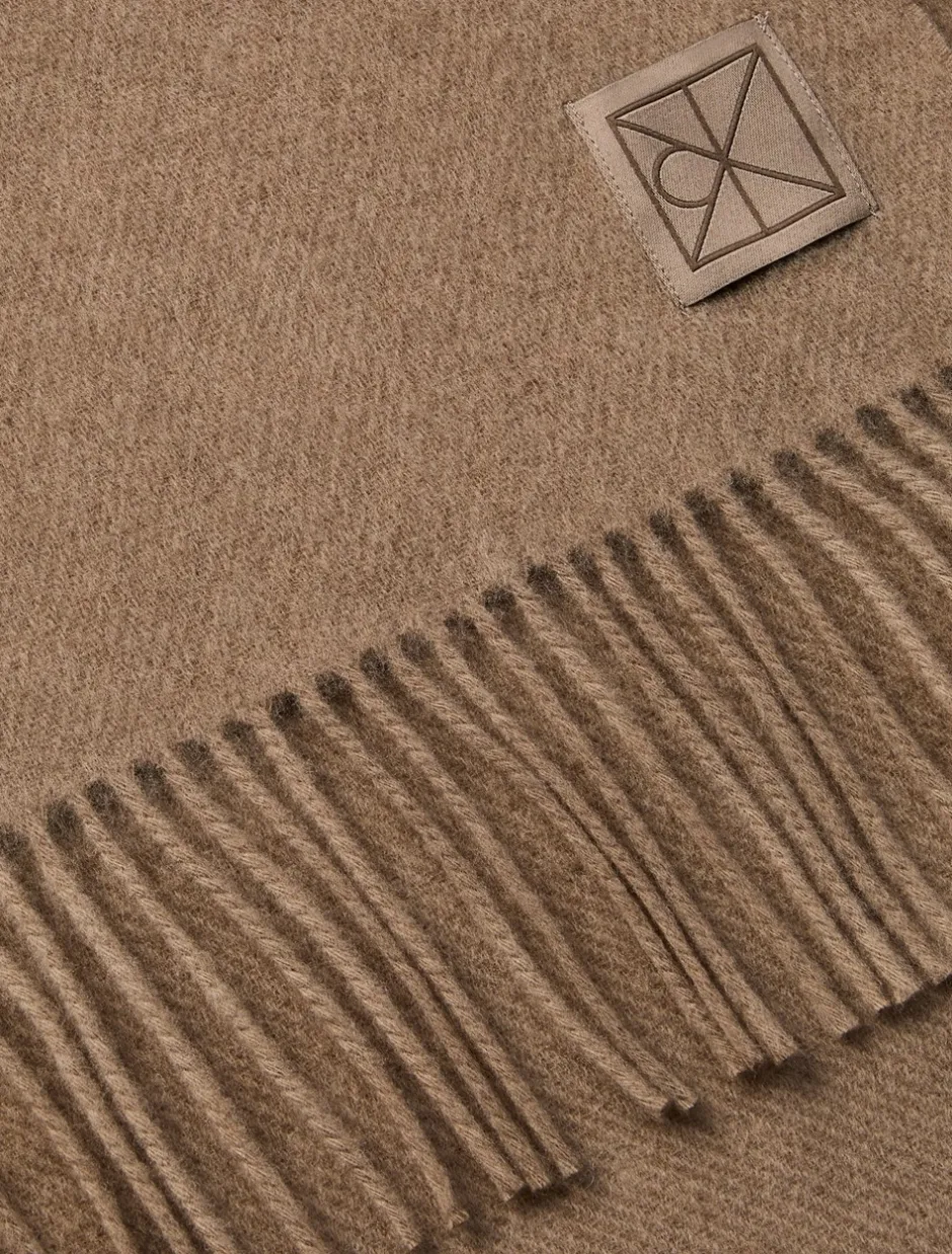 Hot Calvin Klein Emblem Brushed Wool Tørklæde, Walnut