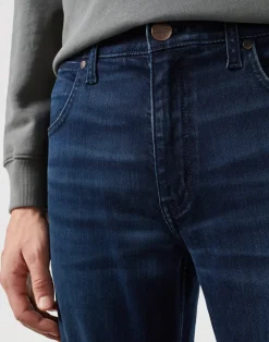 Discount Wrangler Greensboro Medium Stretch Jeans, , W33/L32 Wild Horse