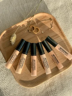 New Sandstone Hide & Blend Concealer, C2 Ivory