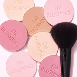 Gosh Copenhagen I'm Blushing,* Ansigt