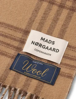 Outlet Mads Nørgaard Logo Halstørklæde, Cornstalk/Cocoa Brown