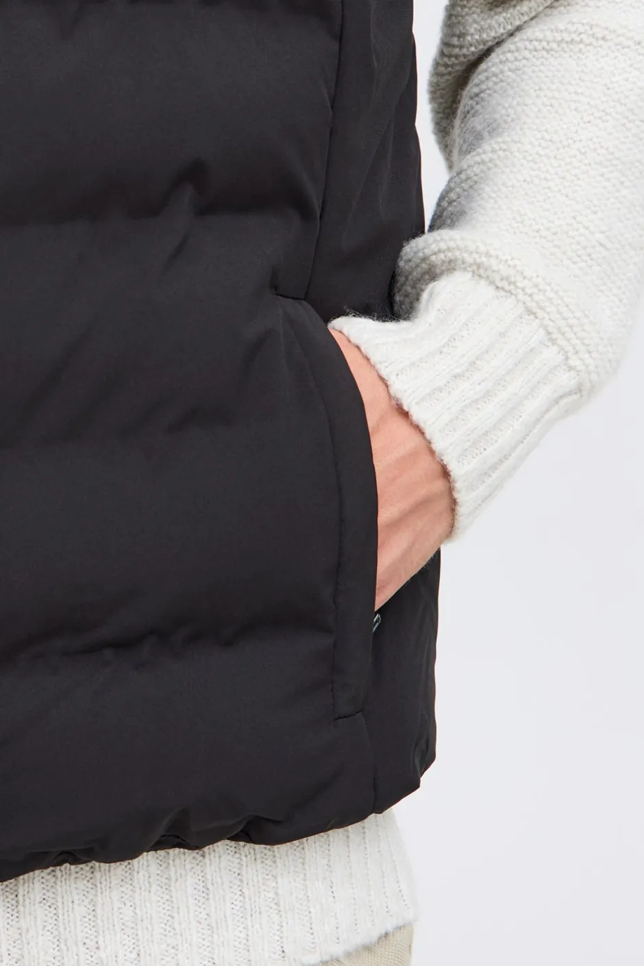 Online Solid Milas Vest, , L True Black