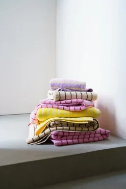 Bongusta Naram Håndklæde, Pristine & Neon Yellow, 50x80 cm* Håndklæder & Vaskeklude