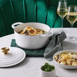 Clearance Le Creuset Signature Rund Støbejernsgryde, , 6,7 L White