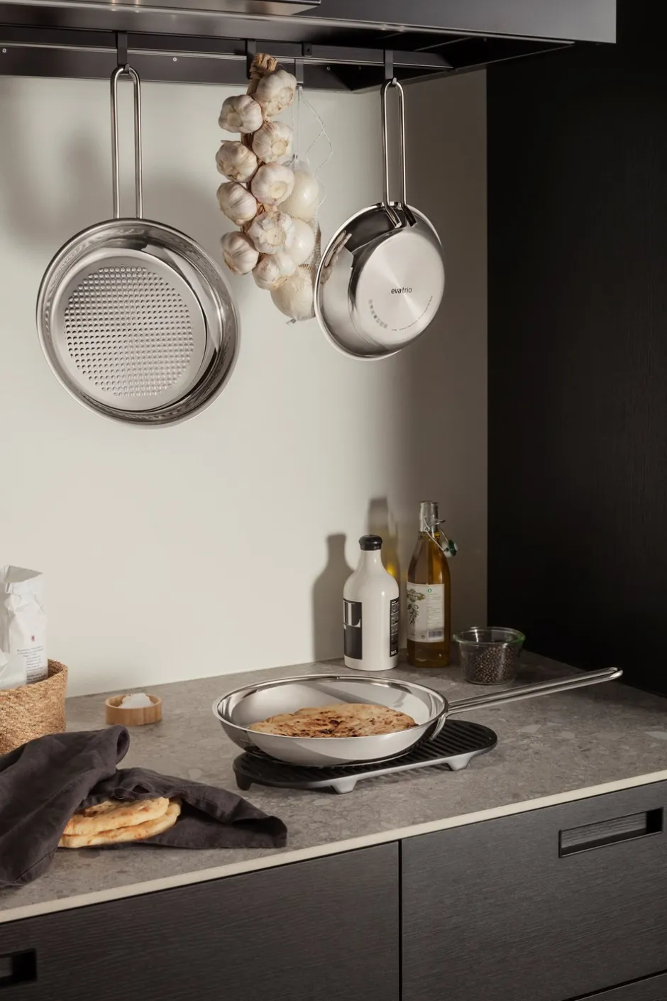 Eva Trio Stainless Steel Honeycomb Stegepande, Ø28 cm* Køkken|Gryder & Pander